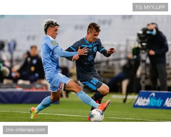 里尔主帅确认将变阵应对巴黎，强调边路防守是比赛关键